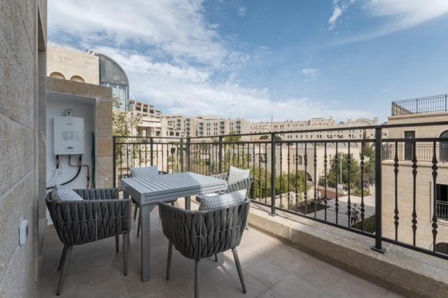 Front Of The Old City In Jerusalem - Luxurious Residence Room photo